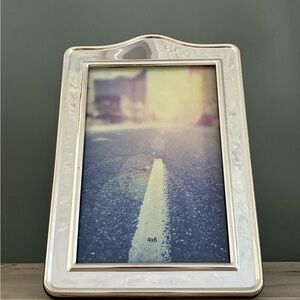 Elegant Silver 4 x 6 Photo Frame